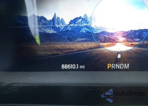 2020 Ford Escape Titanium z USA, uszkodzony, nr VIN 1FMCU9J96LUA36092